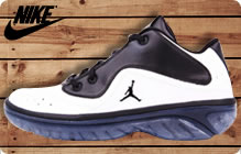 11·NIKE JORDAN ELEMENTS